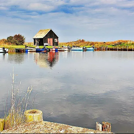 Stunning Holiday Home In Ulfborg With Whirlpool Vakantiehuis *